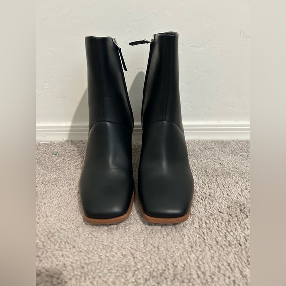 Time & Tru Black Chunky Ankle Boots - Picture 2 of 8